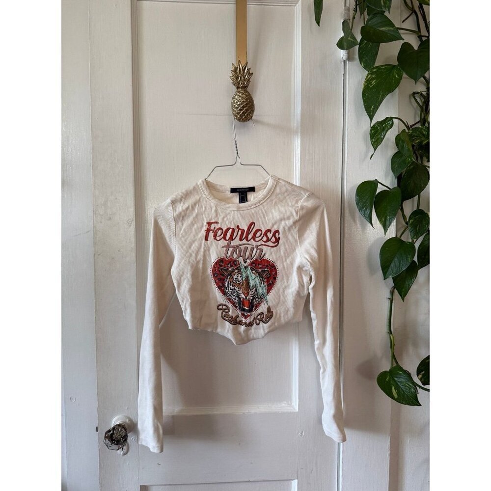 Forever 21 Women’s size medium Fearless Tour cropped shirt